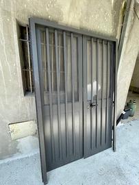 Porta con apertura anta a sx verso l’esterno