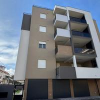 APPARTAMENTO CON GARAGE E POSTO AUTO ZONA MARE M