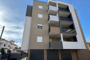 APPARTAMENTO CON GARAGE E POSTO AUTO ZONA MARE M