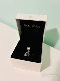 Charm Pandora pendente cuori intrecciati