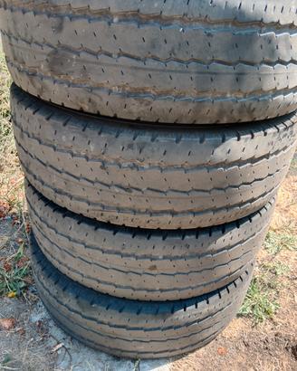 Gomme 225/75/16 CP Continental vanco Camper 
