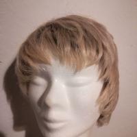 PARRUCCA DA DONNA IN FIBRA RESISTENTE.