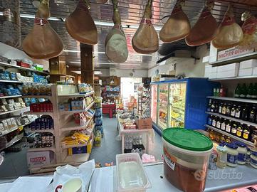 NEGOZIO A NAPOLI