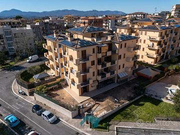 Ampio e elegante appartamento finiture di pregio