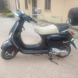 Vespa 125s