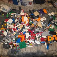 2 kg circa di lego di vari tipi 