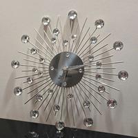 Orologio da parete Karlsson con eleganti strass