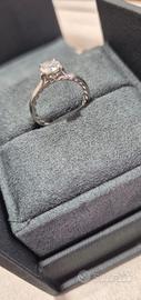 Anello solitario 