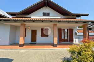 VILLA SINGOLA A BORGO VERCELLI