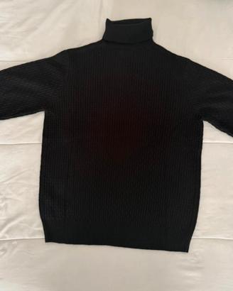 Maglione nero collo alto