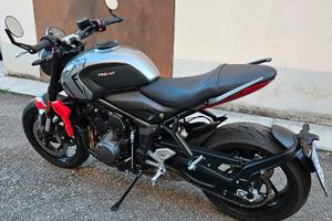 Triumph Trident 660
