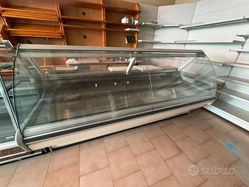 Banco frigo, scaffali negozio