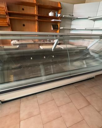 Banco frigo, scaffali negozio