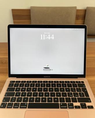 Mac Book Air M1 8 GB