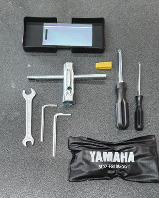 OOFFERTA!!! KIT CHIAVI ATTREZZI YAMAHA PER MT 125 