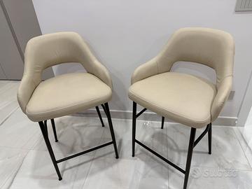 Coppia sgabelli design con braccioli  color avorio