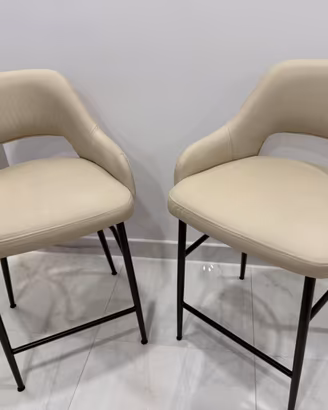 Coppia sgabelli design con braccioli  color avorio