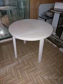 Tavolo in plastica da esterno