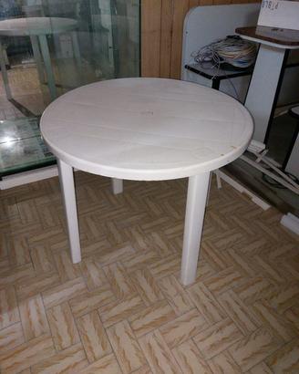 Tavolo in plastica da esterno