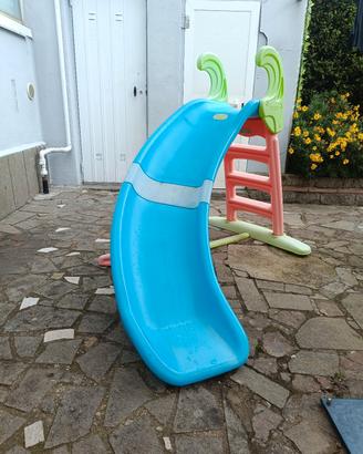 scivolo con spruzzo d'acqua 