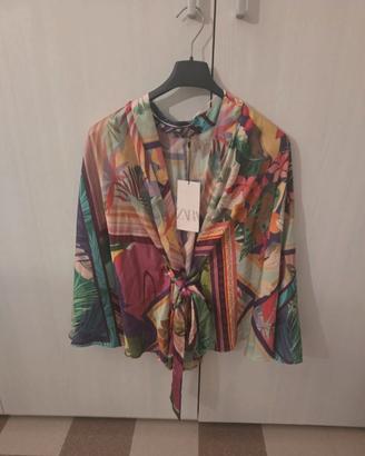 blusa stile kimono Zara con etichetta 