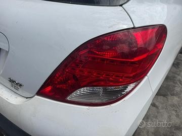 PEUGEOT 207 ANNO 2011 STOP DESTRO