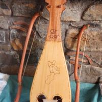 Lira Calabrese forma tradizionale 