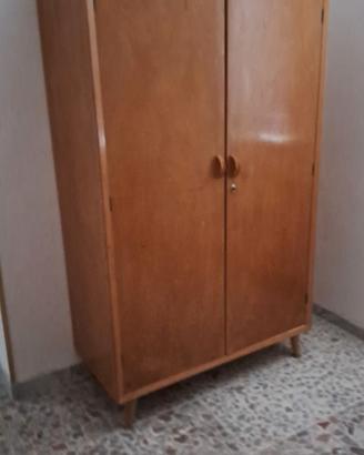 Armadio a due ante con cassettiera