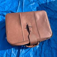 Valigia marrone vintage con ruote, vera anni 70.