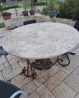 Tavolo in pietra in traverrino