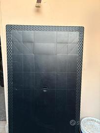 Tavolo in plastica robusta da esterno o giardino