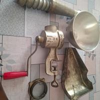 tritacarne e macchina per passapomodoro manuale