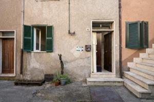 2 LOCALI A VASANELLO