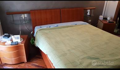 Letto matrimoniale marca Napol