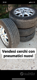 Cerchi più pneumatici nuovi