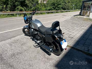 Moto Guzzi V7 850