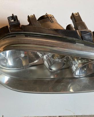 COPPIA FARI DX E SX GOLF 4 CON FENDINEBBIA (VALEO)