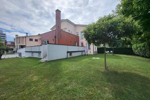 Villa di 310 m² con più di 5 locali e box auto dop