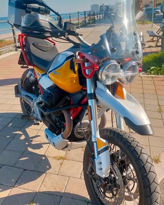 Moto Guzzi V85TT 