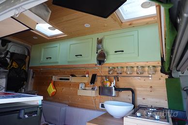 Furgone allestito camper