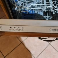 Lavastoviglie incasso Indesit
