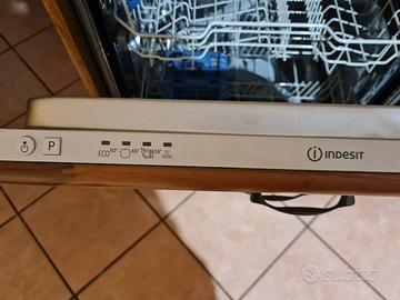 Lavastoviglie incasso Indesit
