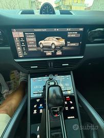Porsche Cayenne coupé elettrica/benzina 