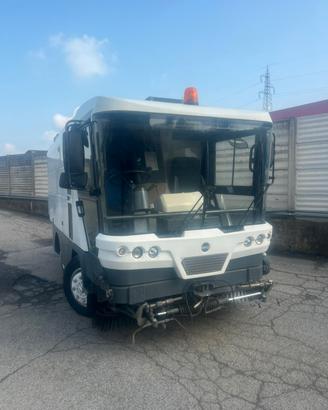 SPAZZATRICE STRADALE RAVO - 145 CV - USATA
