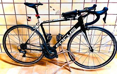 Bici da corsa focus cayo