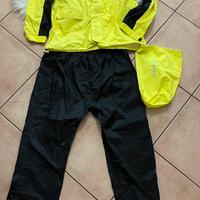 Abito antipioggia per moto