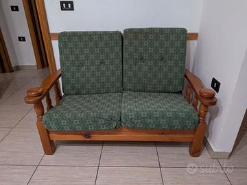 Divanetto in Legno cuscini in tessuto