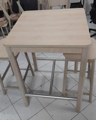 Tavolo alto +sgabelli