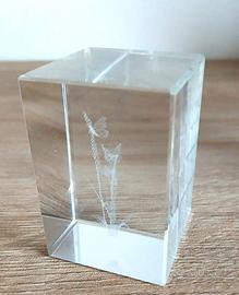 Soprammobile plexiglas con  incisione laser 3D