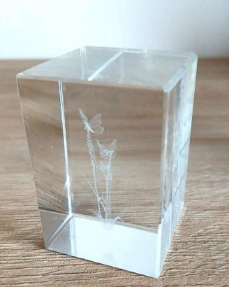 Soprammobile plexiglas con  incisione laser 3D